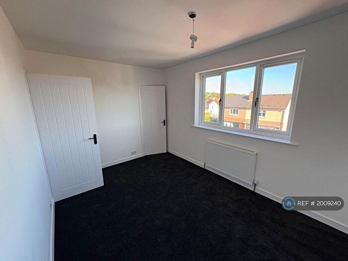 4 Bedroom Terraced House To Rent In Spey Road, Glasgow, G61