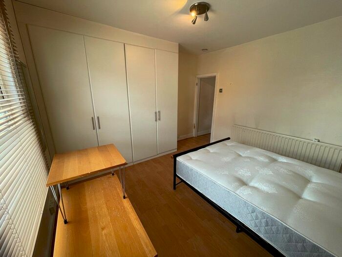 1 Bedroom Flat To Rent In Bellhouse Road, Sheffield, S5