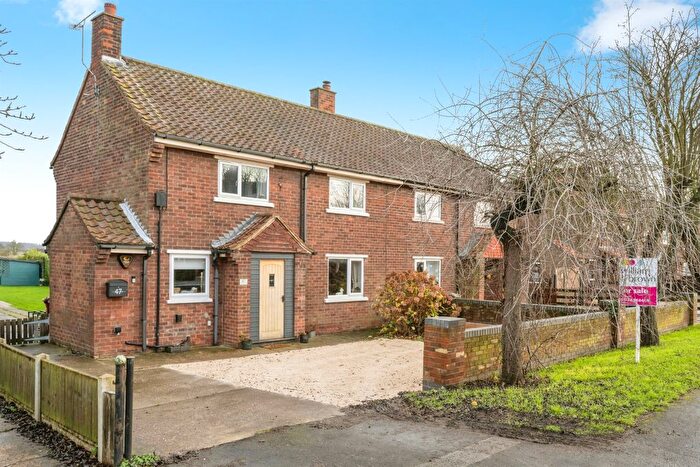 3 Bedroom Semi-Detached House For Sale In Station Road, Gunness, Scunthorpe, DN15