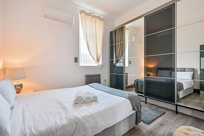 1 Bedroom Flat To Rent In Power Road, Chiswick, London, W4