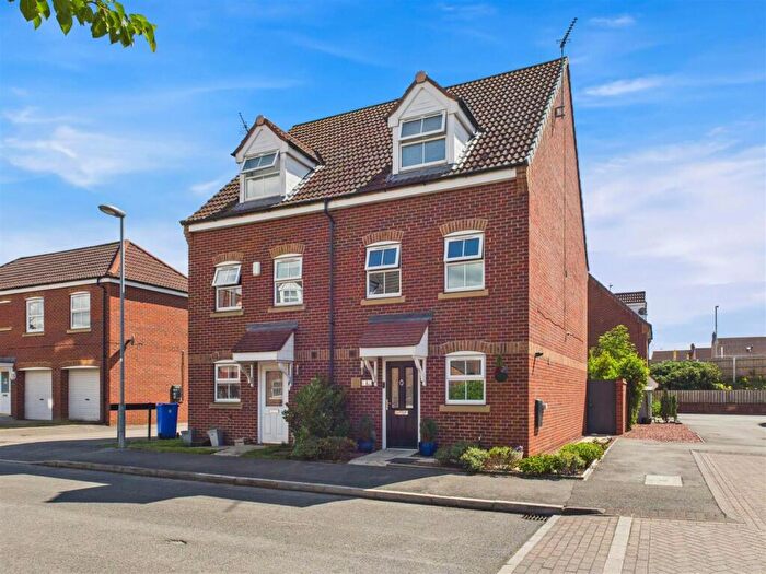 4 Bedroom Semi-Detached House For Sale In Sandringham Road, Brough, HU15