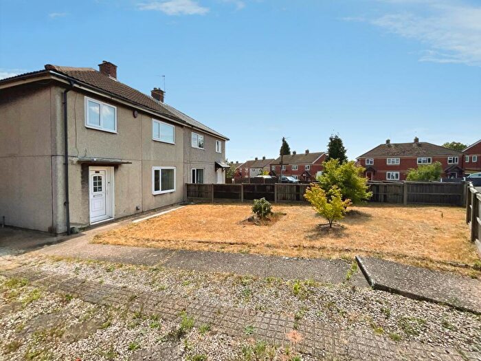 3 Bedroom Semi-Detached House For Sale In Walnut Tree Crescent, Mansfield, NG19