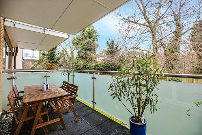 1 Bedroom Flat For Sale In Sanderstead Road, Sanderstead, Surrey, CR2
