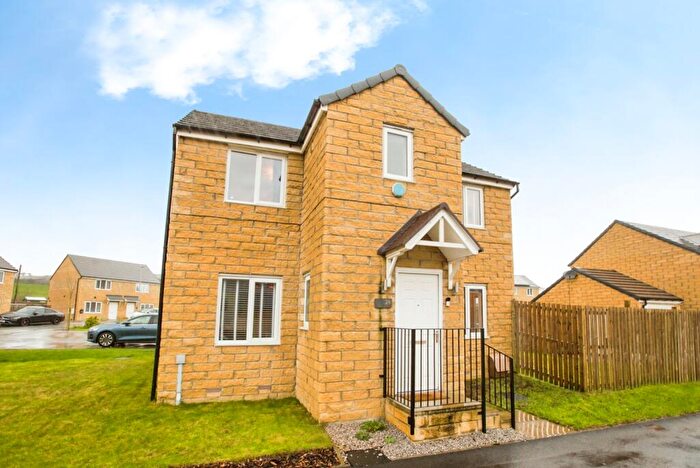 3 Bedroom Semi-Detached House For Sale In Meadow Brook, Halifax, West Yorkshire, HX2