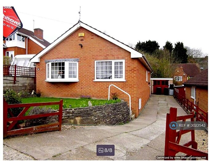 3 Bedroom Bungalow To Rent In Brookwood Crescent, Nottingham, NG4