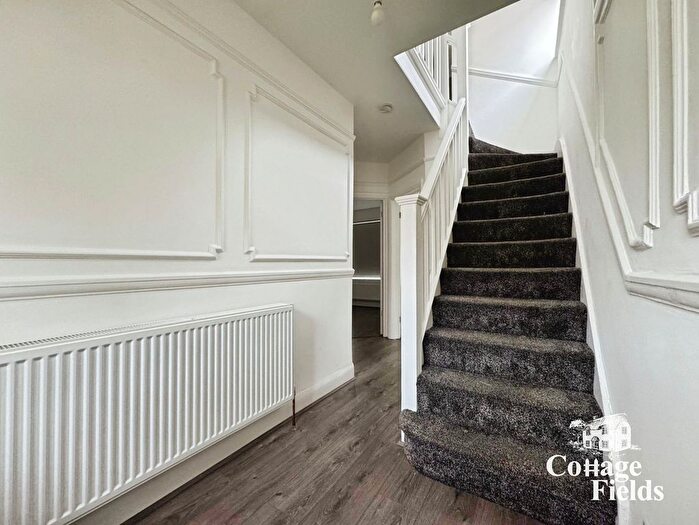 3 Bedroom Semi-Detached House To Rent In Leyburn Road, London, N18