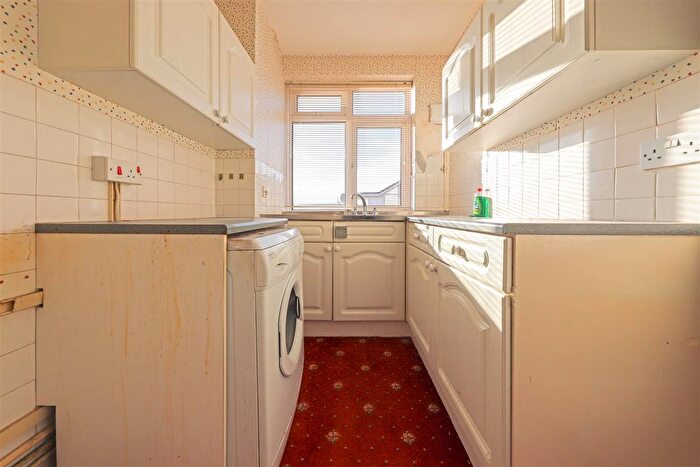 2 Bedroom Flat For Sale In Palmeira Avenue, Hove, BN3