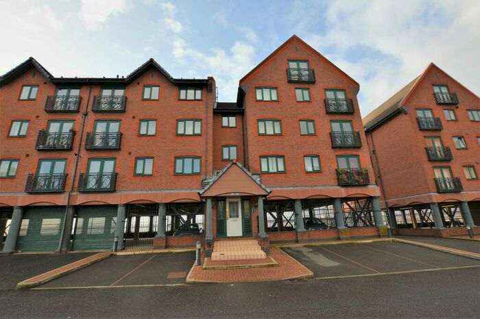 3 Bedroom Apartment To Rent In South Ferry Quay, L3