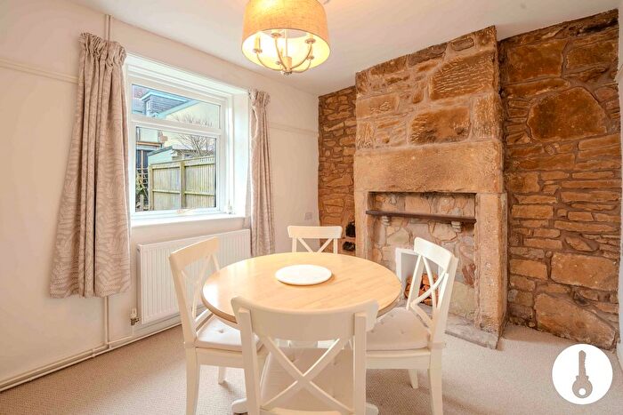 2 Bedroom Cottage For Sale In Oxton, Birkenhead, CH43