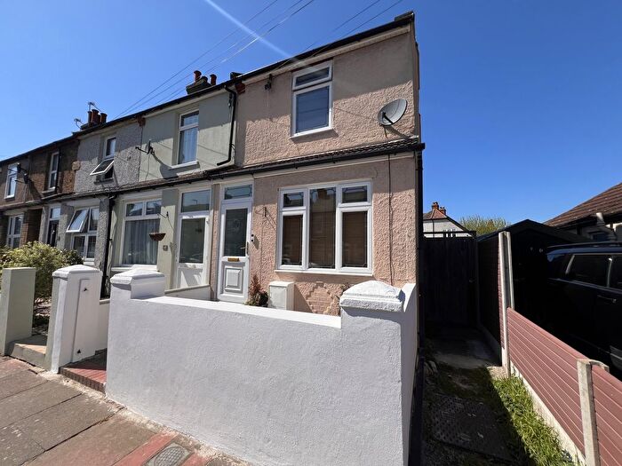 3 Bedroom End Of Terrace House For Sale In Corbylands Road, Sidcup, Kent, DA15