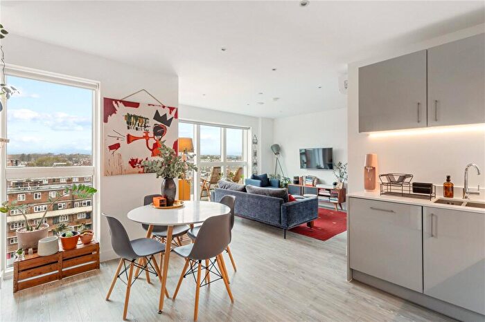 1 Bedroom Apartment For Sale In Matthias Road, London, N16