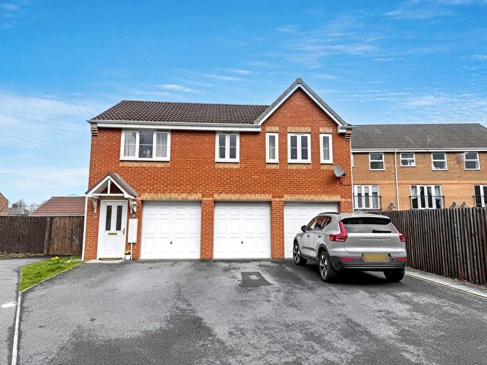 2 Bedroom Maisonette To Rent In Hillwood Court, Thornaby, Stockton-On-Tees, TS17