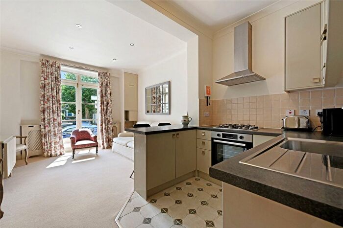 1 Bedroom Flat To Rent In Blythe Road, Brook Green, London, W14