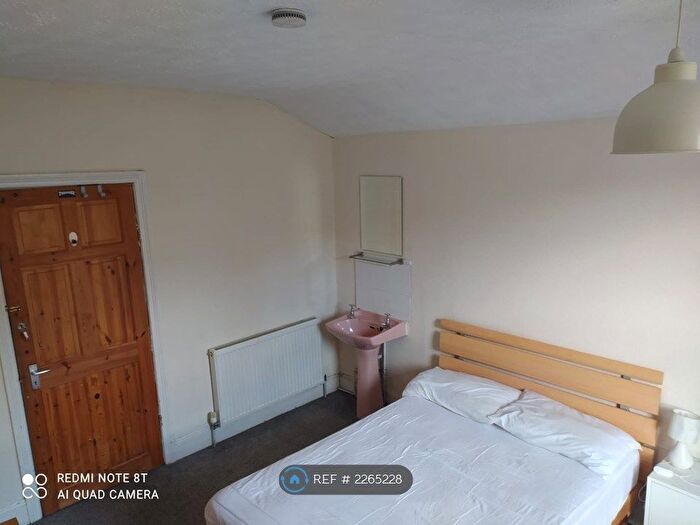 5 Bedroom Terraced House To Rent In Pinhoe Road, Exeter, EX4