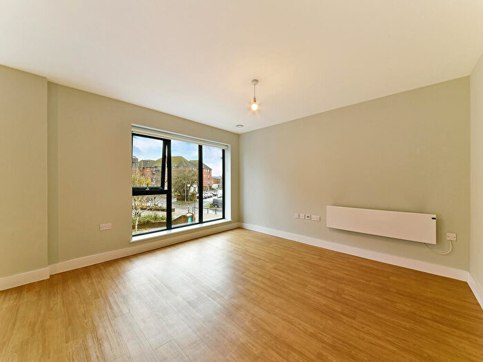 2 Bedroom Apartment To Rent In Weavers Yard, Newbury Newbury, RG14