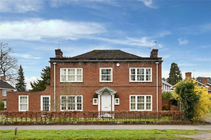 4 Bedroom Detached House To Rent In Northfield End, Henley-On-Thames, Oxfordshire, RG9