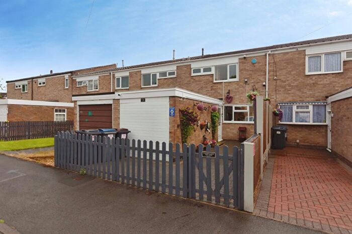 3 Bedroom Terraced House For Sale In Tibbats Close, Birmingham, B32
