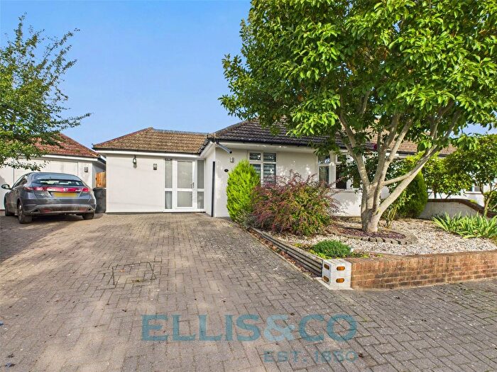 4 Bedroom Bungalow For Sale In Kelchers Lane, Golden Green, Tonbridge, Kent, TN11