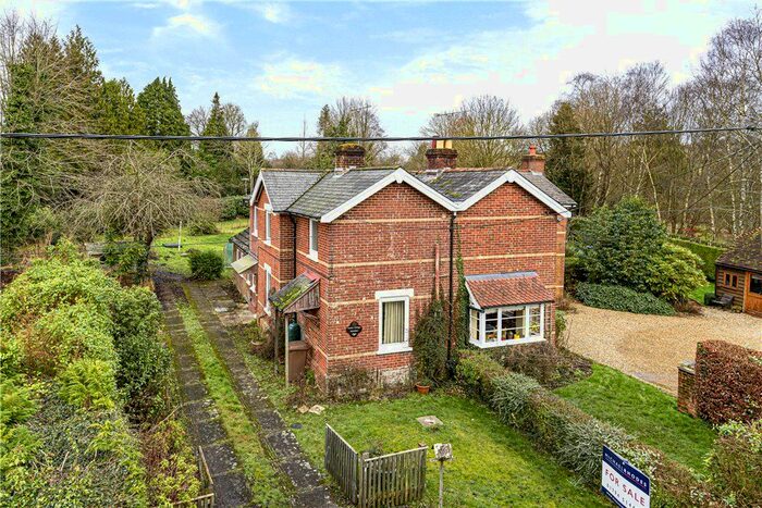 3 Bedroom Semi-Detached House For Sale In Mottisfont, Romsey, SO51