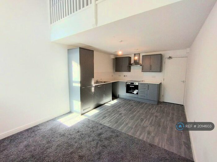 3 Bedroom Flat To Rent In Cromwell Building, Lancaster, LA1