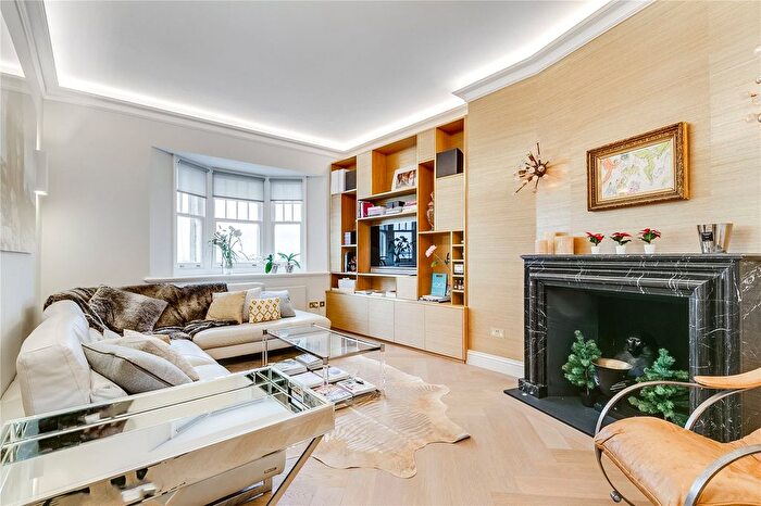 3 Bedroom Flat To Rent In Campden Hill Court, Campden Hill Road, W8
