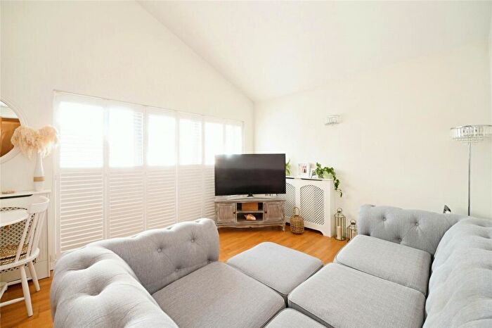1 Bedroom Flat For Sale In North Block, Romford, Essex, RM2