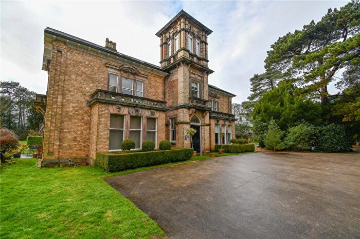 2 Bedroom Flat For Sale In Birkenhead Road, Willaston, Neston, CH64