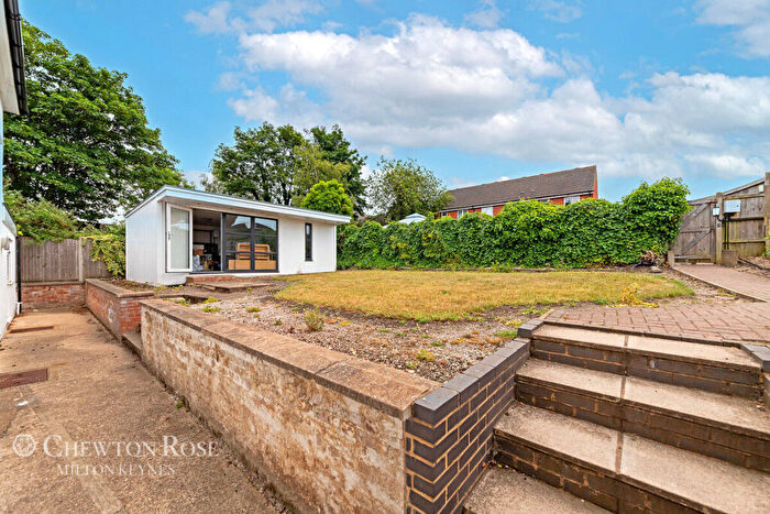 4 Bedroom Detached House For Sale In High Street, Leagrave, LU4