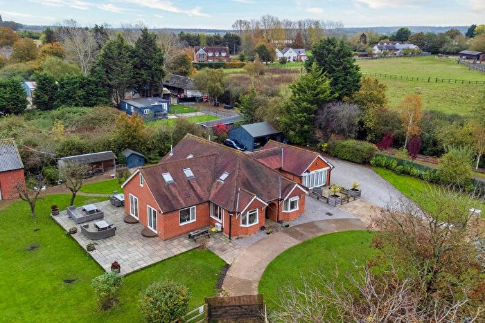 4 Bedroom Detached House For Sale In Woolmongers Lane, Ingatestone, CM4