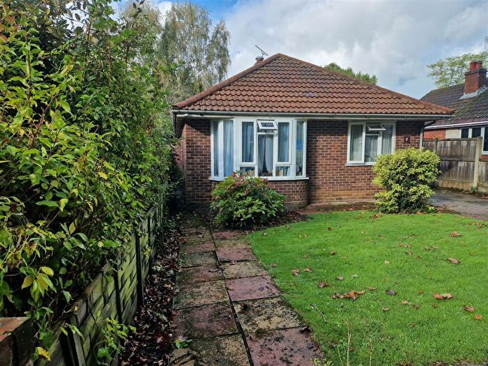 3 Bedroom Bungalow To Rent In Hales Drive, Canterbury, Canterbury, CT2