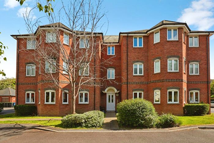 1 Bedroom Apartment For Sale In Oake Woods, Gillingham, SP8