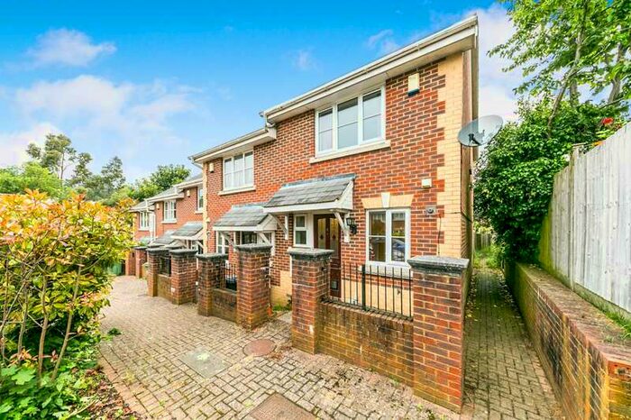 2 Bedroom End Of Terrace House To Rent In St. Lukes, Upper Town Centre, GU1