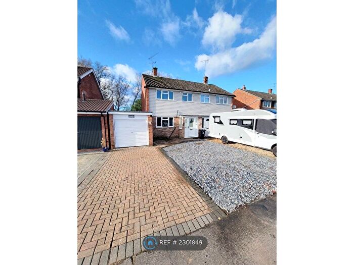 3 Bedroom Semi-Detached House To Rent In Clifton Road, Wokingham, RG41