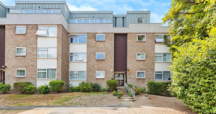 2 Bedroom Flat For Sale In The Rutts, Bushey Heath, Bushey, WD23