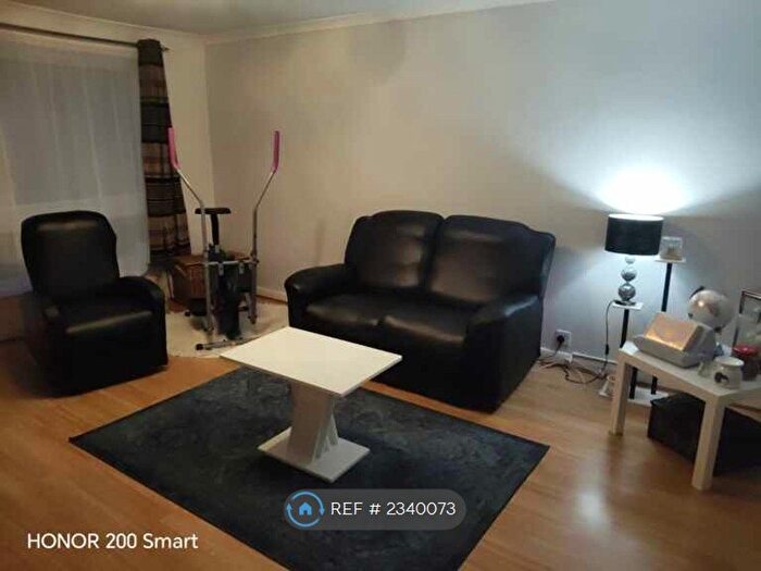 2 Bedroom Maisonette To Rent In Inglewood Court, Reading, RG30