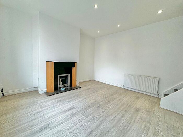2 Bedroom Terraced House To Rent In Glensdale Terrace, Leeds, West Yorkshire., LS9