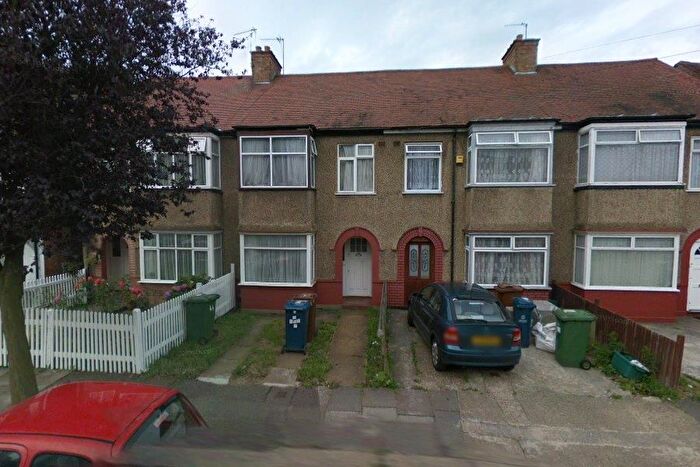 Studio To Rent In Parkfield Road, Harrow, HA2