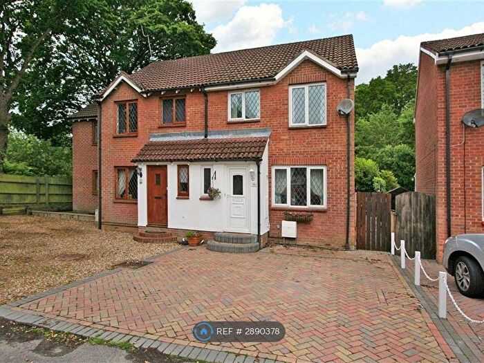 3 Bedroom Semi Detached House To Rent In Salcombe Close, Eastleigh, SO53
