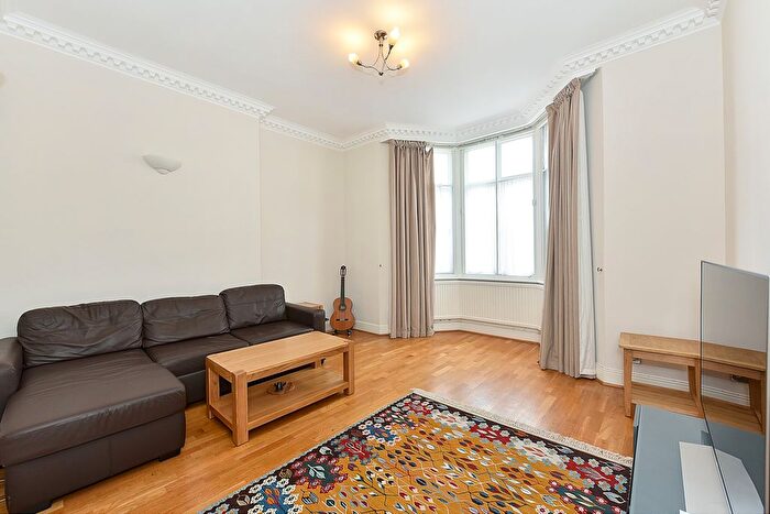 2 Bedroom Flat To Rent In Lennox Gardens, Knightsbridge, London, SW1X