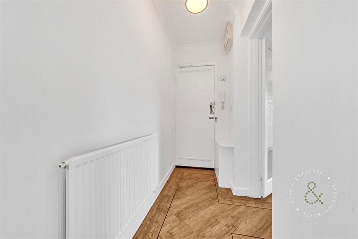 2 Bedroom Flat For Sale In Tudor Court, Pantbach Road Birchgrove, Cardiff, CF14