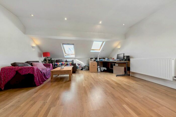 1 Bedroom Flat For Sale In Brading Road, SW2