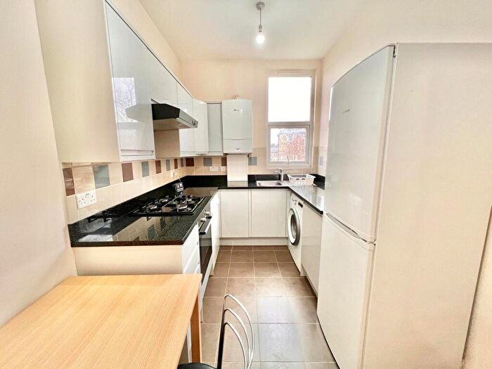 1 Bedroom Apartment To Rent In Station Rise, SE27