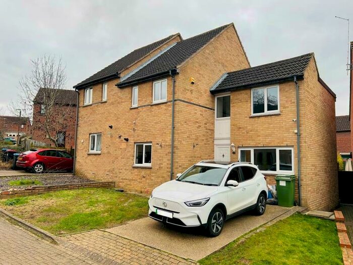 4 Bedroom Semi-Detached House To Rent In Robertson Close, Shenley Church End, MK5