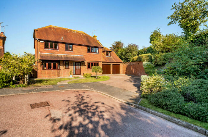 5 Bedroom Detached House For Sale In Rowan Close, Staple, Canterbury, Kent, CT3