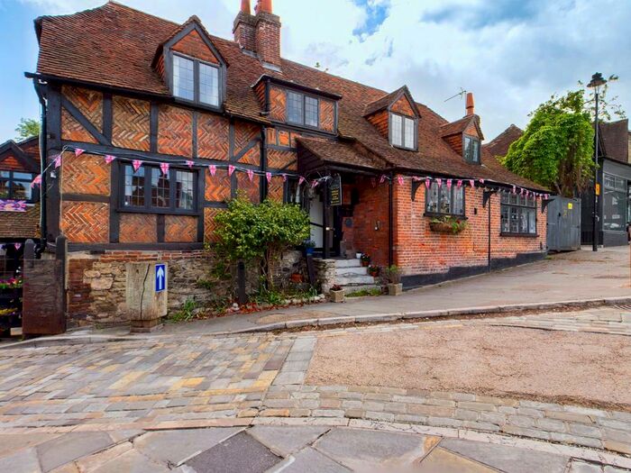 5 Bedroom Cottage To Rent In The Square, Hamble, Southampton, SO31