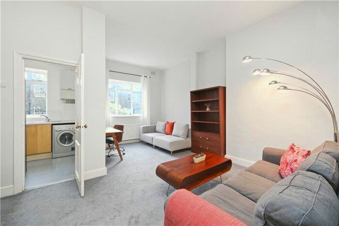 2 Bedroom Flat To Rent In Gratton Road, Brook Green, London, W14