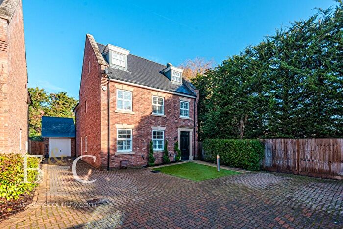 5 Bedroom Detached House For Sale In Eaton Gardens, Broxbourne, Hertfordshire, EN10