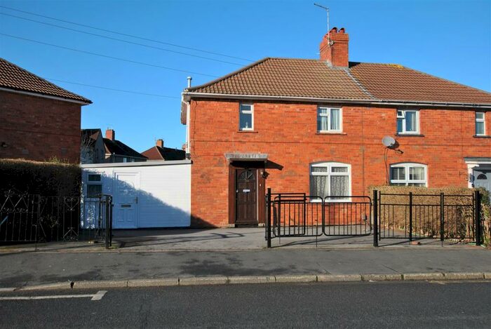 3 Bedroom End Of Terrace House To Rent In Daventry Road, Knowle, Bristol, BS4