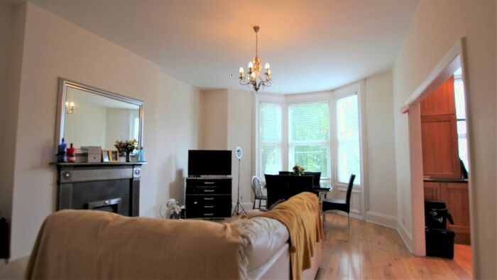 2 Bedroom Flat To Rent In Osborne Road, Jesmond, Newcastle Upon Tyne, NE2