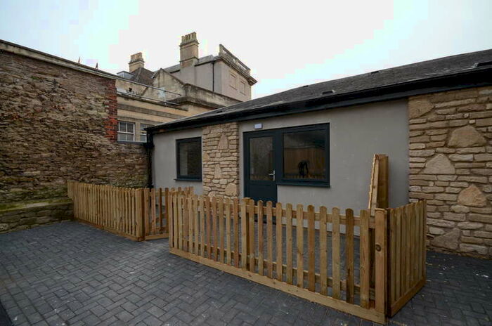 1 Bedroom Ground Flat To Rent In Manvers Street, Trowbridge, BA14